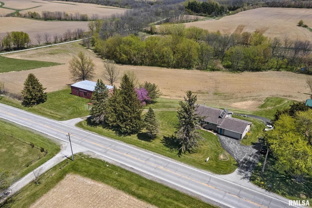 15009 70th St., Reynolds, IL 61279