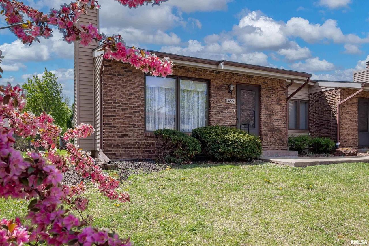 5222 26th Avenue A Ct., Moline, IL 61265