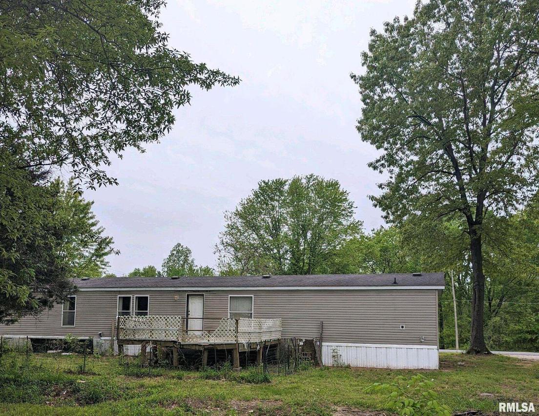 200 Madison St., Colp, IL 62921