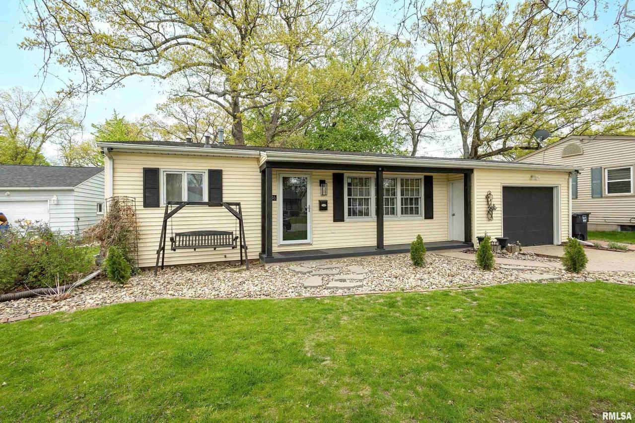 1146 52nd Street Ct., Moline, IL 61265