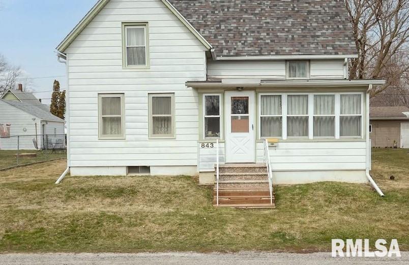 843 21st Ave., Moline, IL 61265