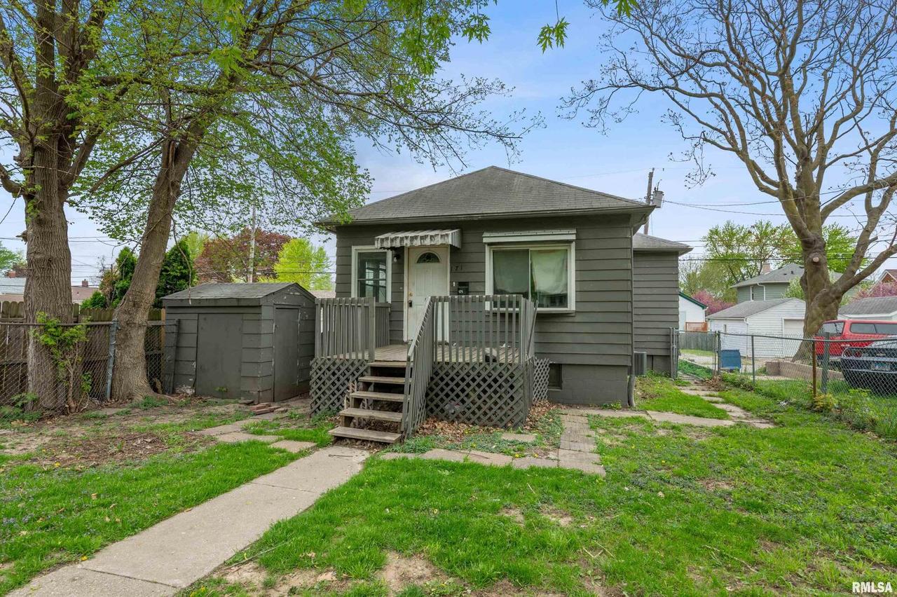 171 16th Ave., East Moline, IL 61244