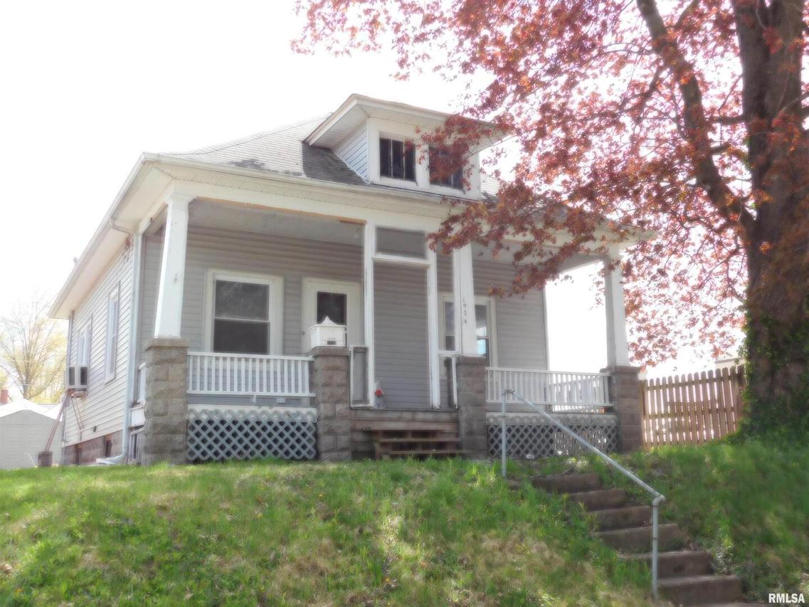 1924 31st St., Moline, IL 61265