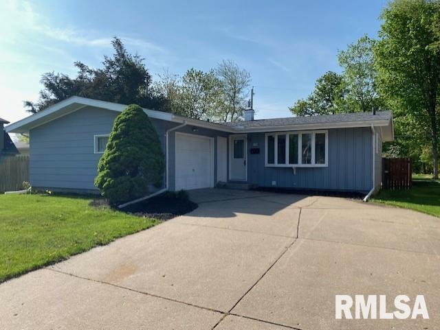 5220 14th Avenue Ct., Moline, IL 61265