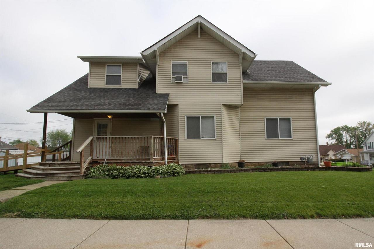 152 12th St., Silvis, IL 61282