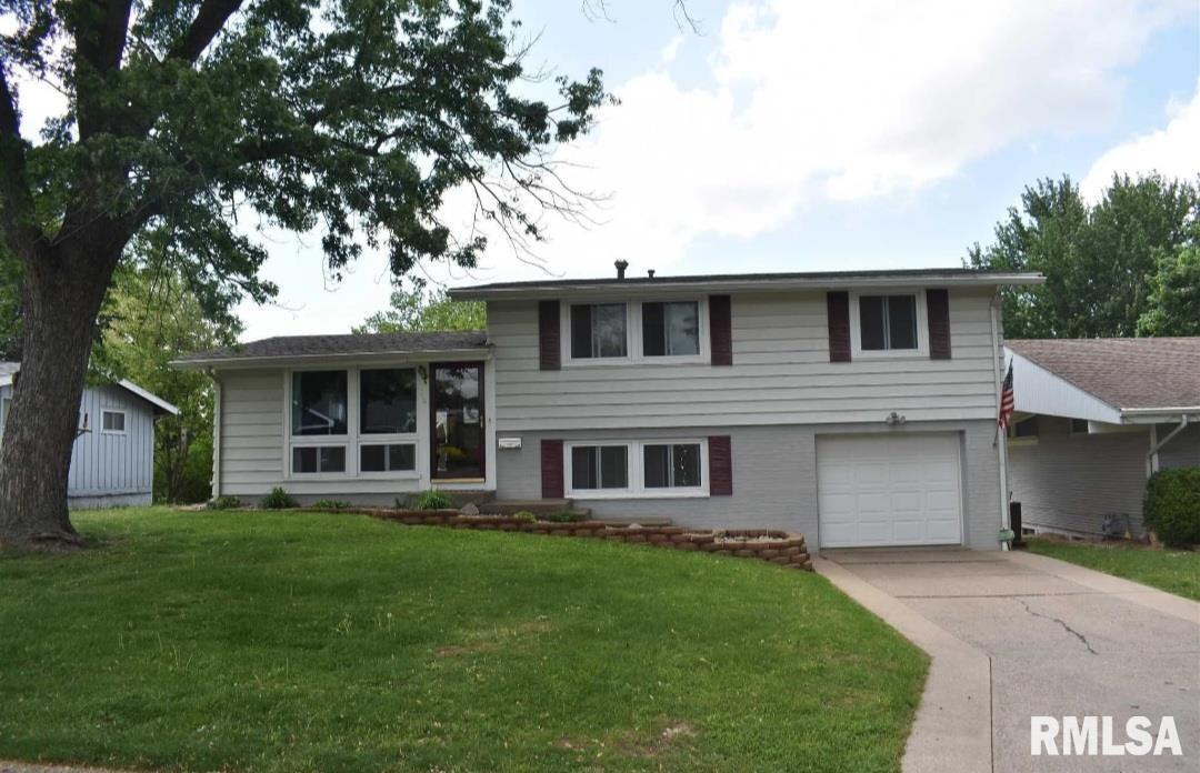 718 Edgewood Dr., Quincy, IL 62301