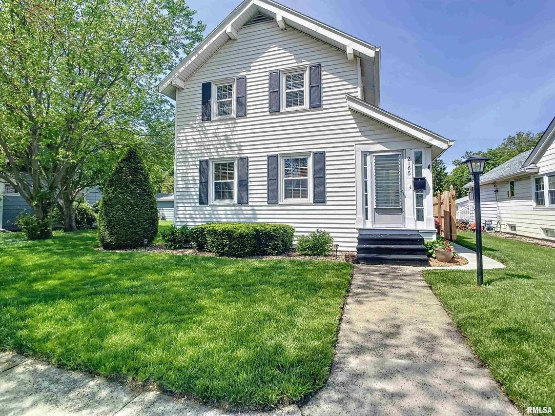 2165 6th Street Ct., East Moline, IL 61244