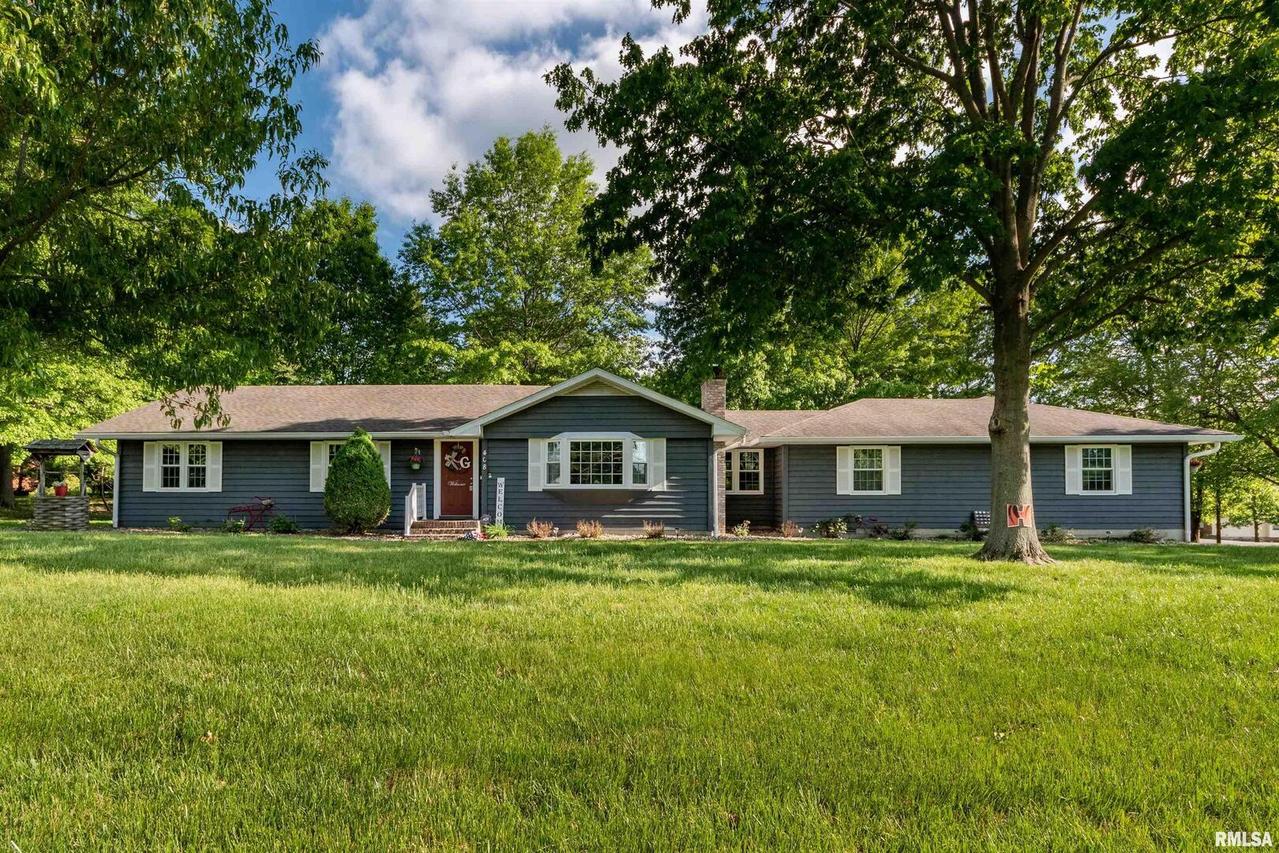 408 W Clark Tr., Herrin, IL 62948