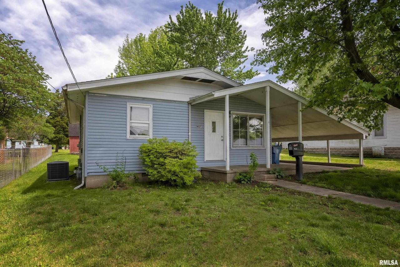 1407 N Grand Ave., Johnston City, IL 62951