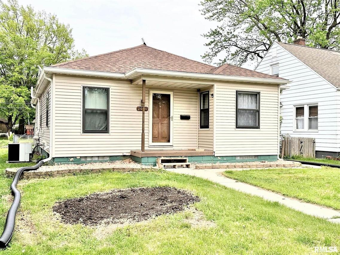 2520 7th St., East Moline, IL 61244