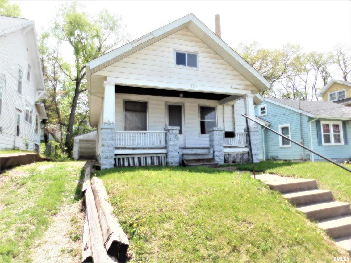 3212 8th Ave., Rock Island, IL 61265