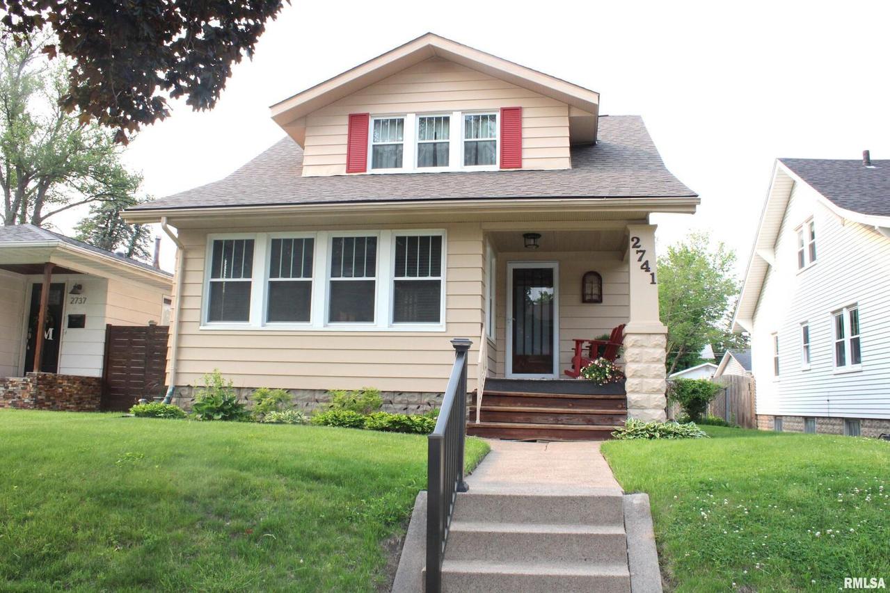 2741 14th Ave., Moline, IL 61265