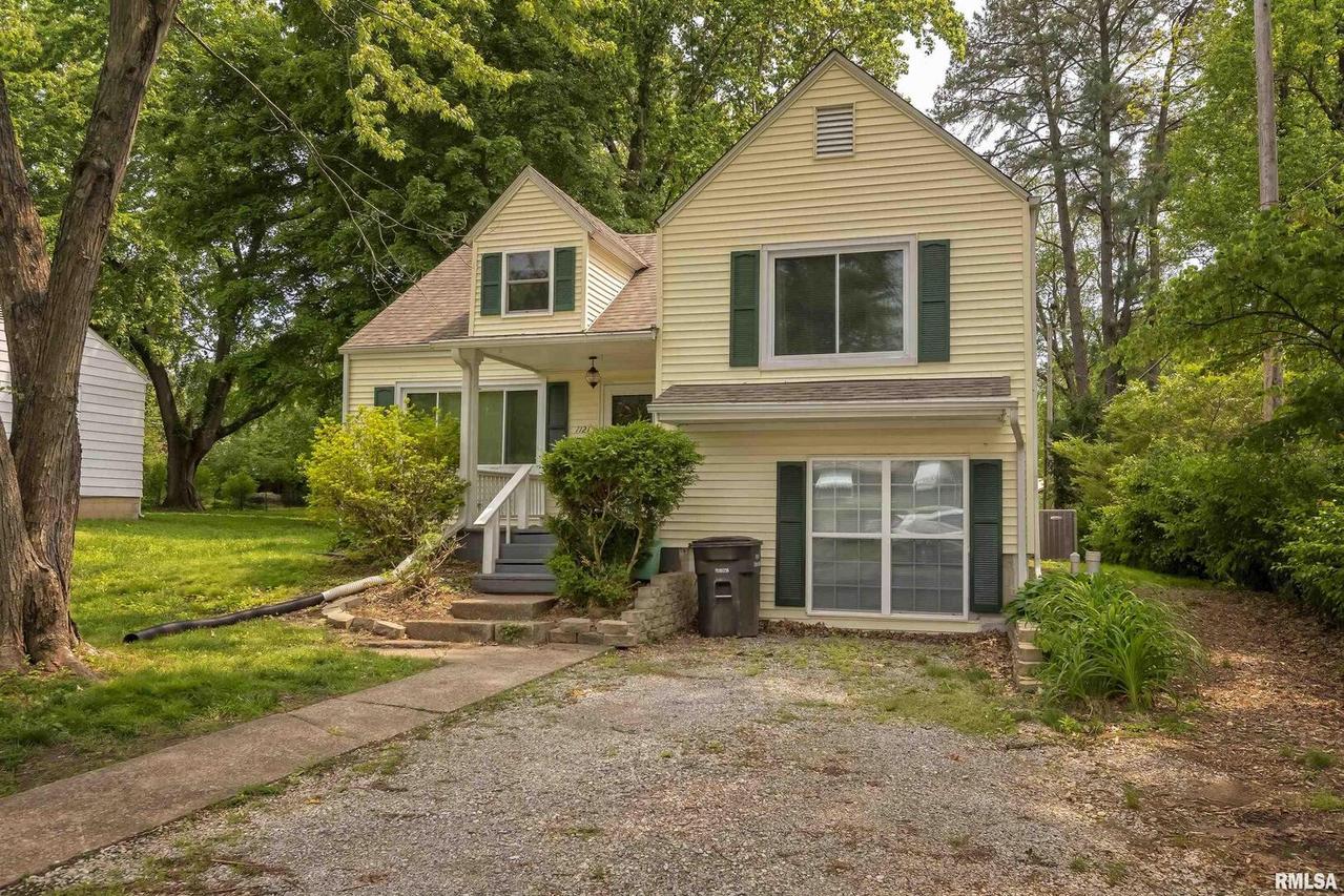 1121 W Walkup Ave., Carbondale, IL 62901