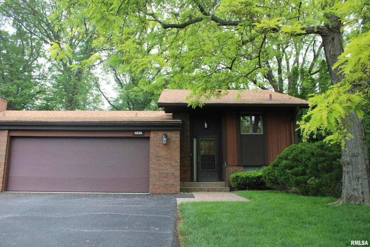 4838 6th Avenue Dr., Moline, IL 61265