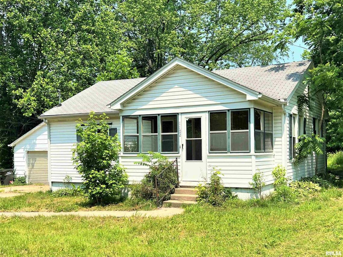 1102 W Jefferson St., Carbondale, IL 62901
