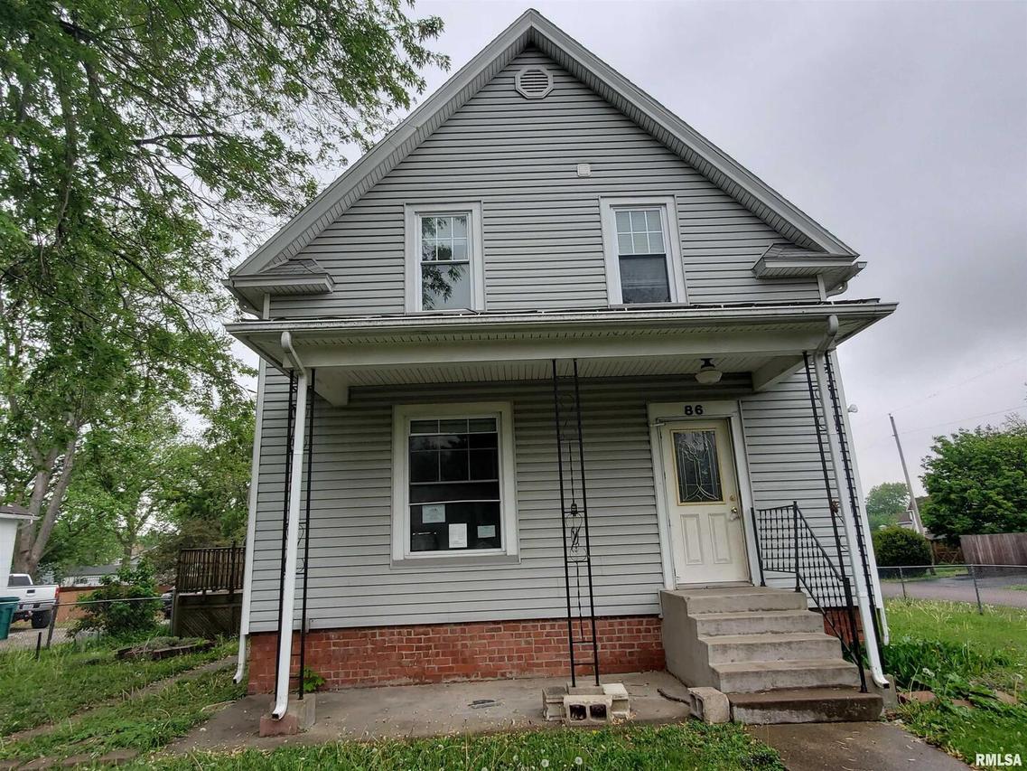 86 N Pleasant Ave., Galesburg, IL 61401