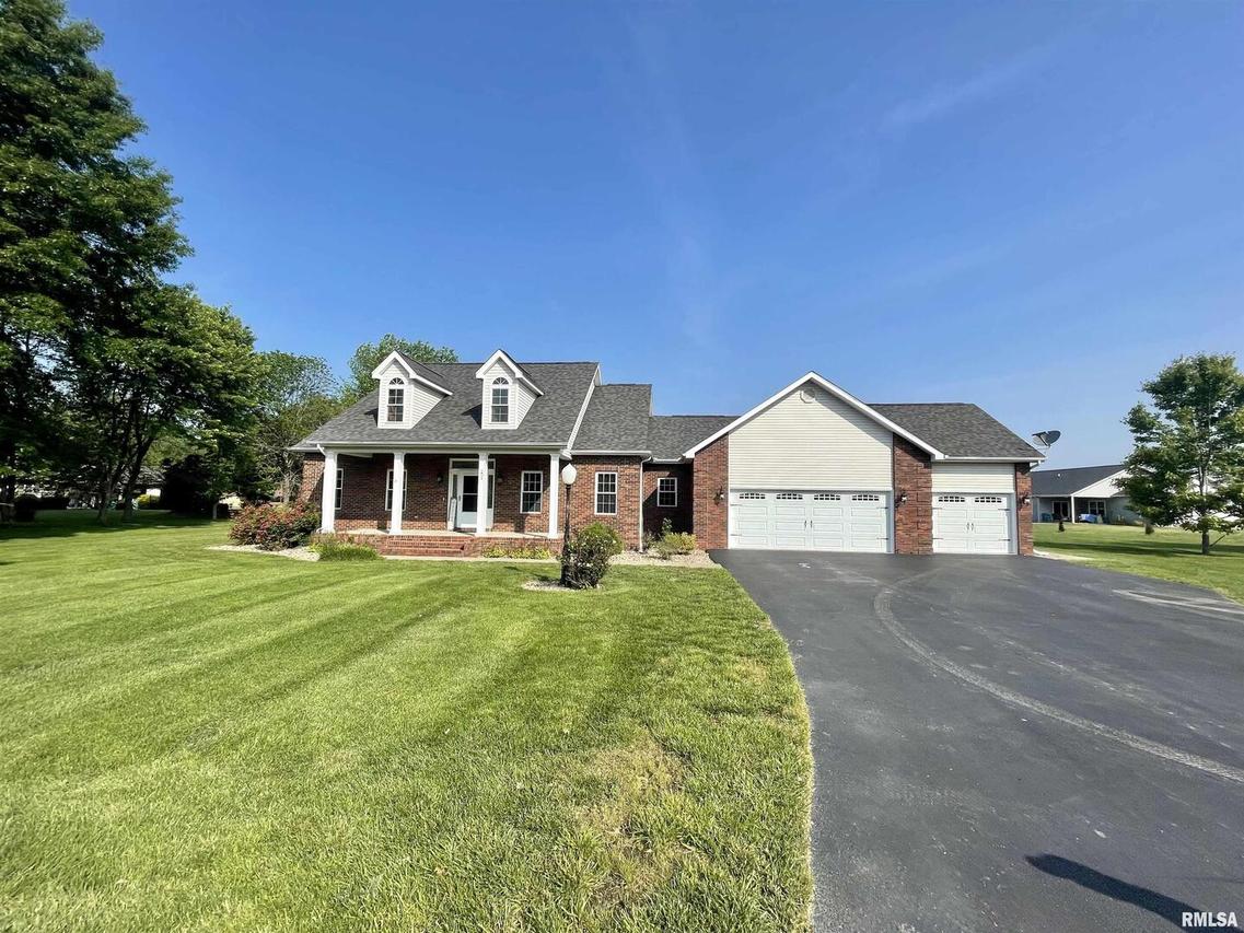 204 Cora Mae Ct., Carterville, IL 62918