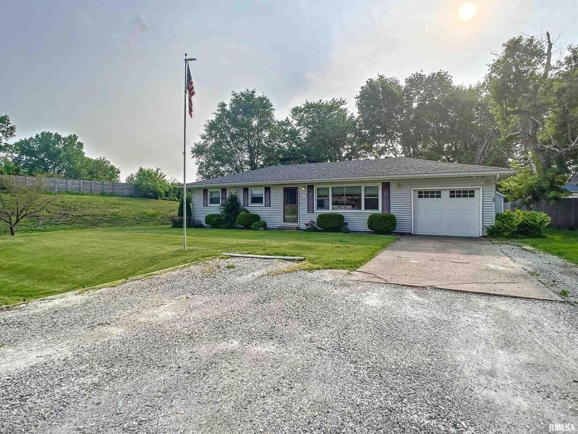 3917 15th St. #B, Moline, IL 61265