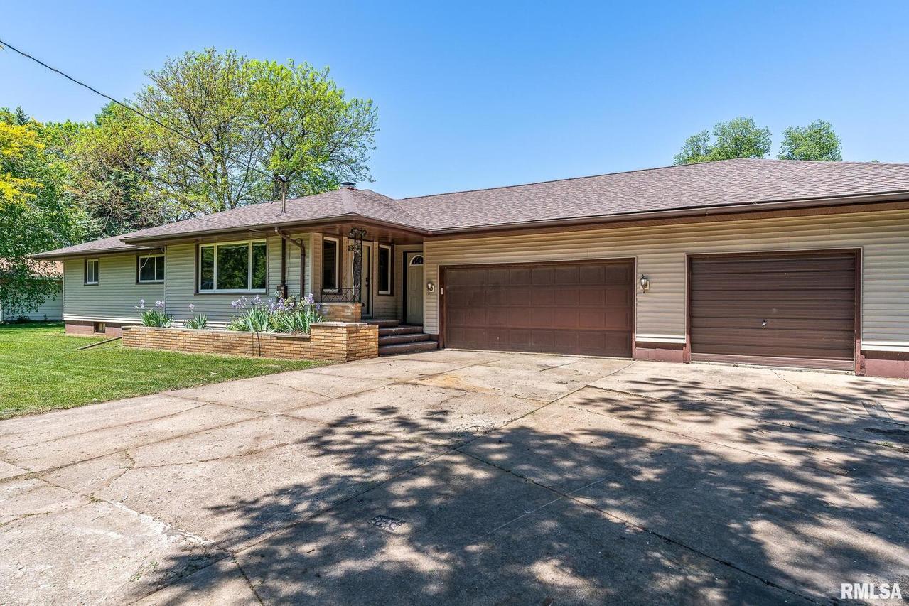 207 Mckinley St., Hooppole, IL 61258