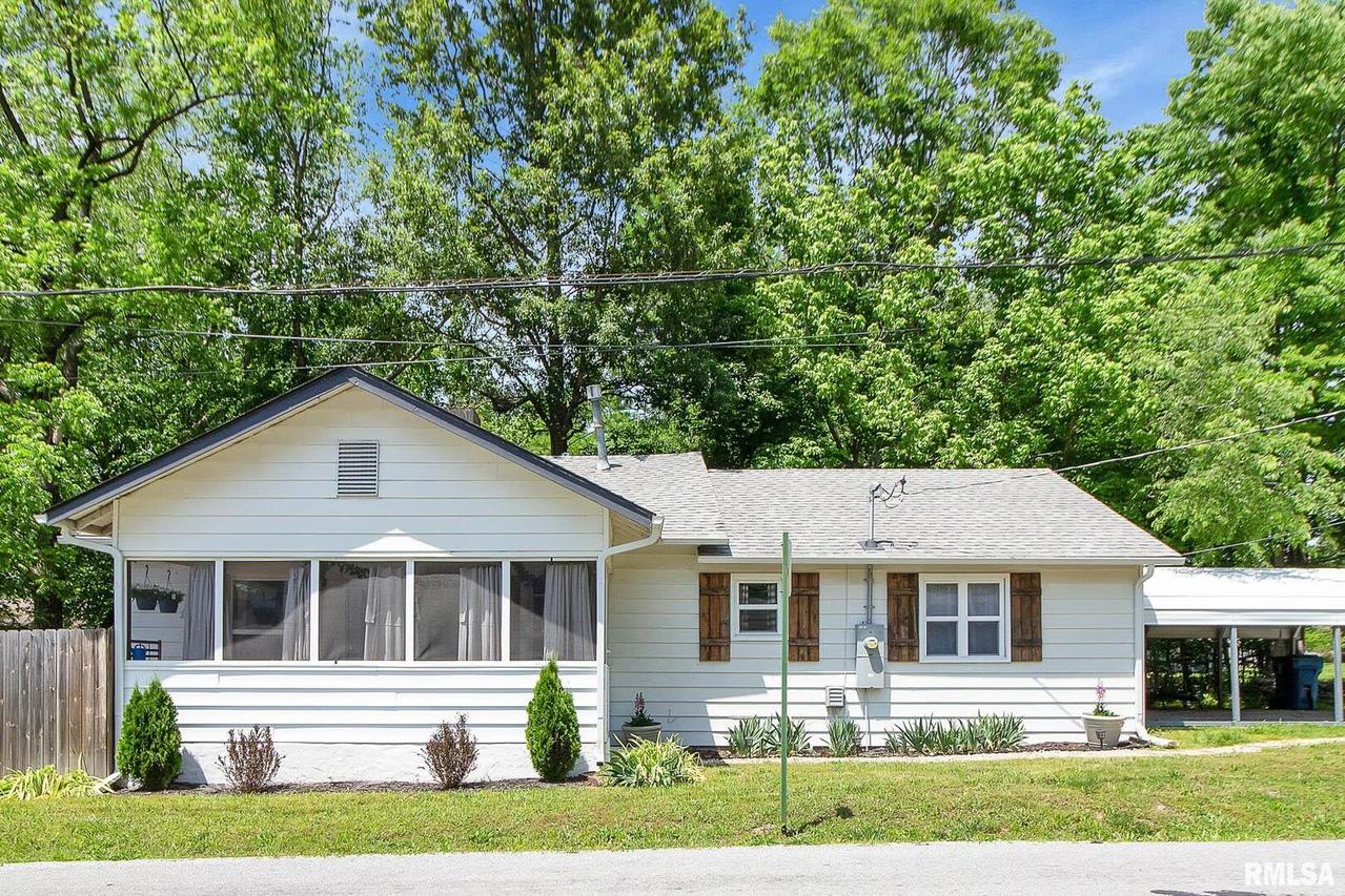 102 E Mohan St., Cambria, IL 62915