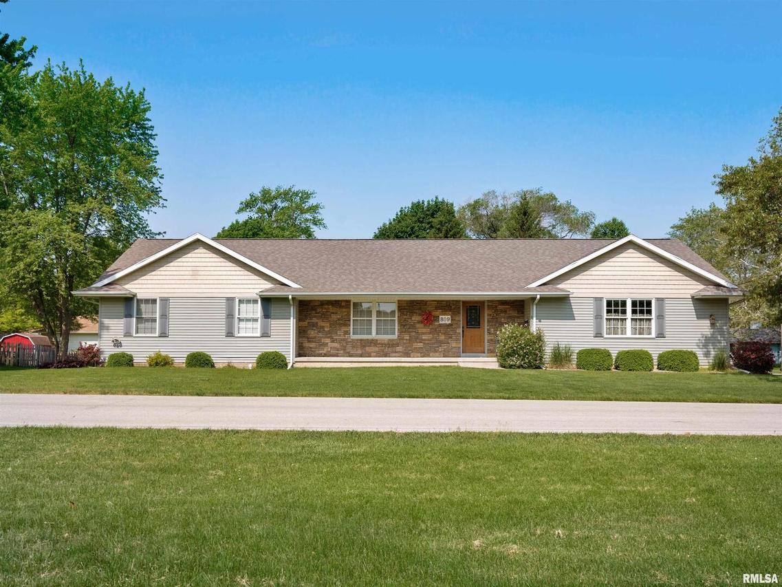 809 S Illinois St., Geneseo, IL 61254