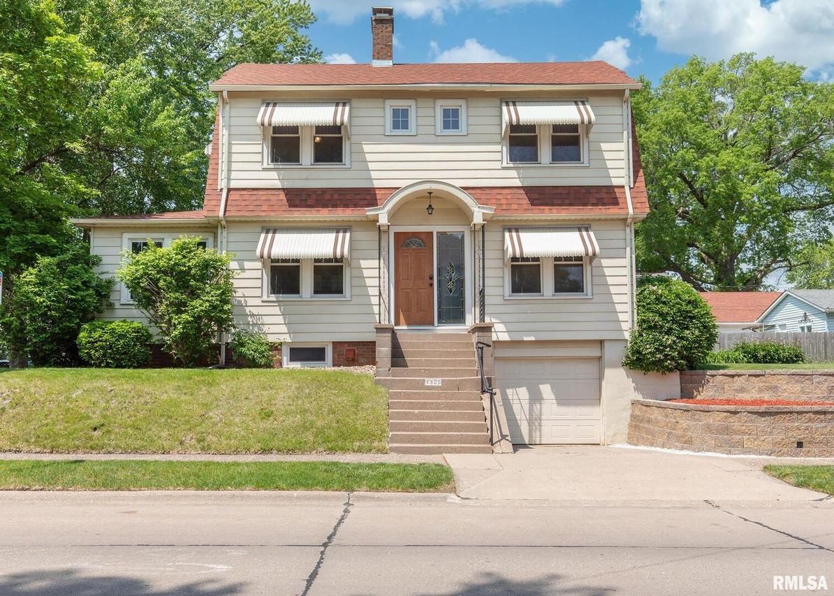 1325 27th St., Moline, IL 61265