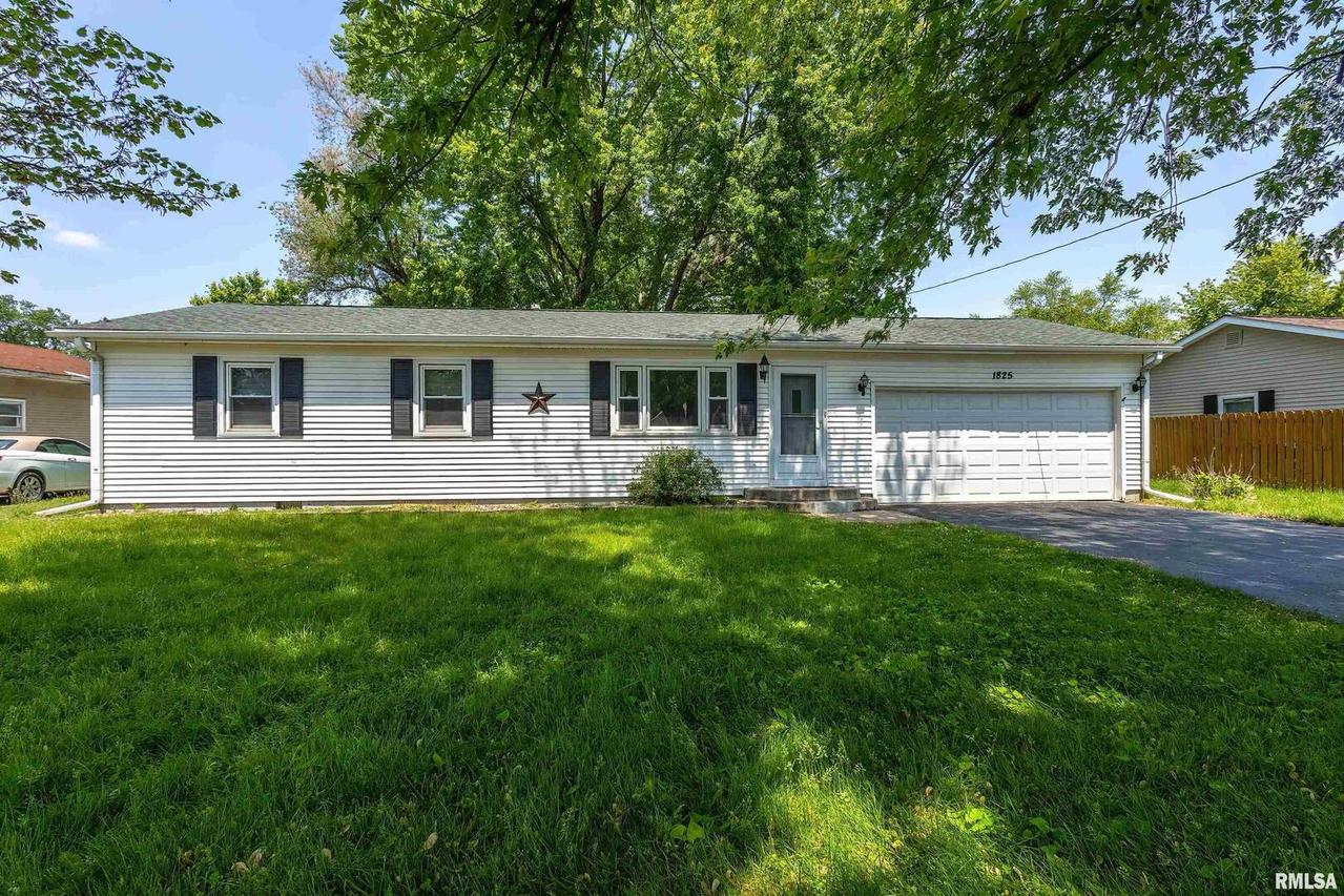 1825 28th Ave., East Moline, IL 61244