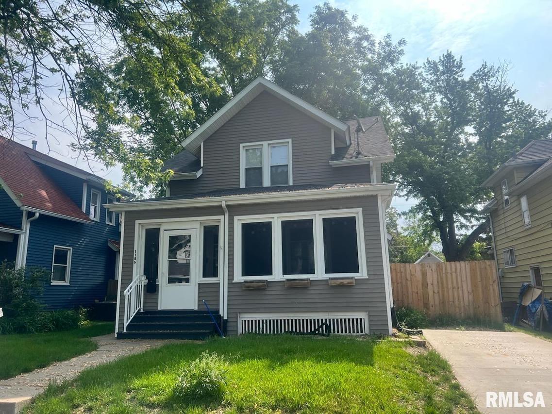 1186 26th St., Moline, IL 61265