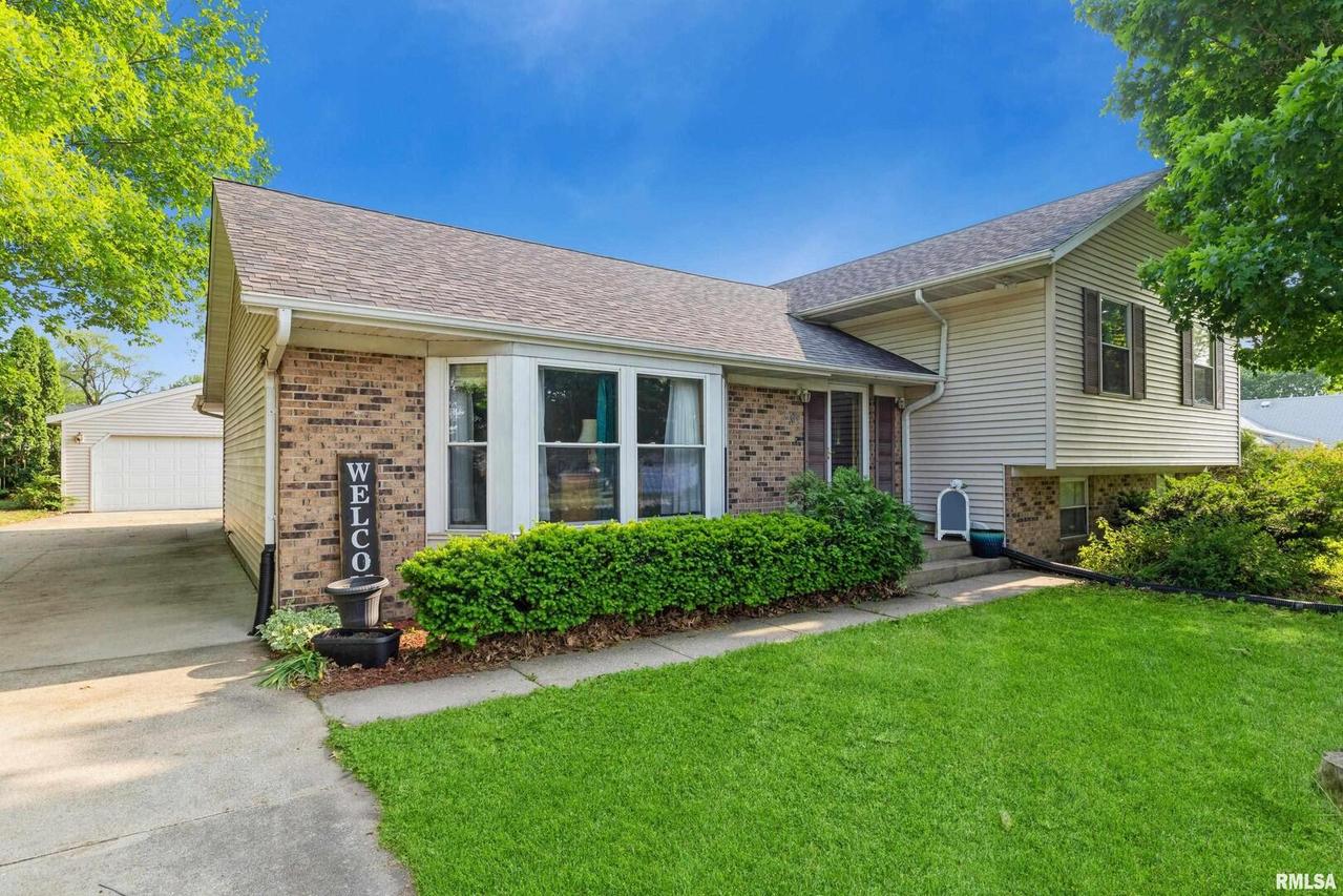 402 7th Ave., Colona, IL 61241