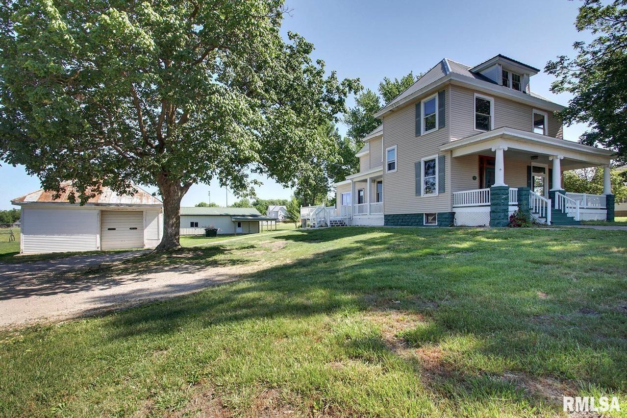 317 W Collins St., Mendon, IL 62351