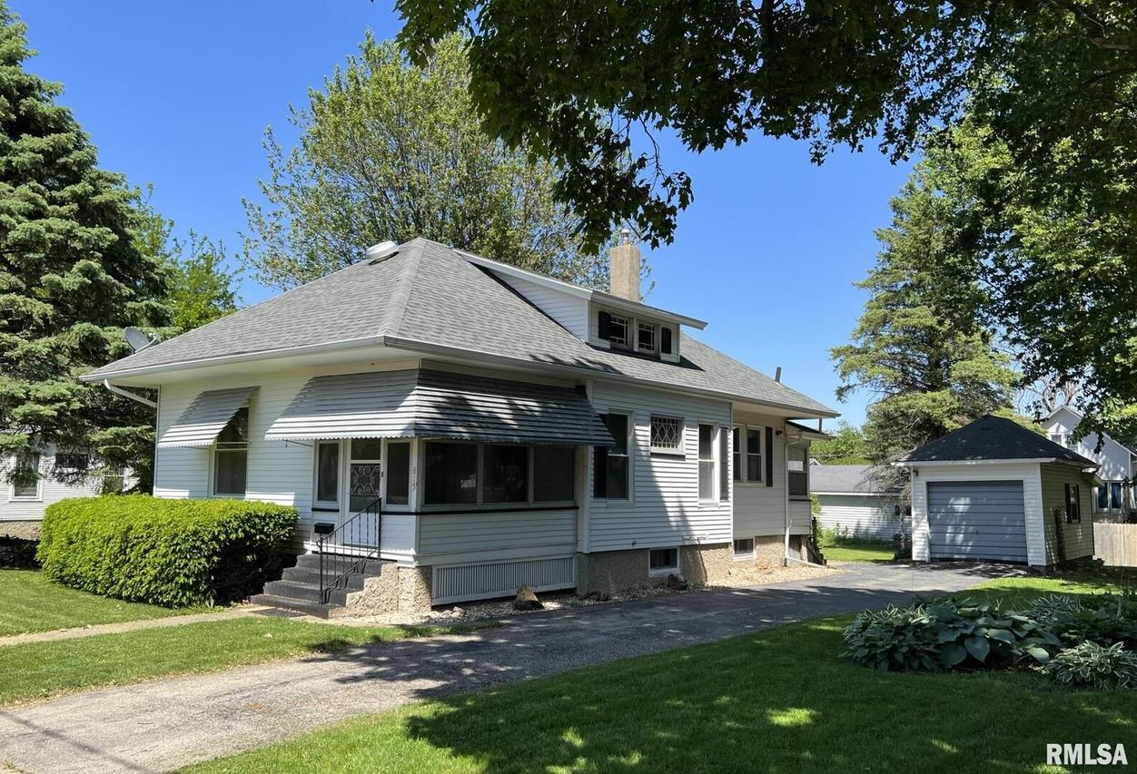 815 NW 1st Ave., Galva, IL 61434