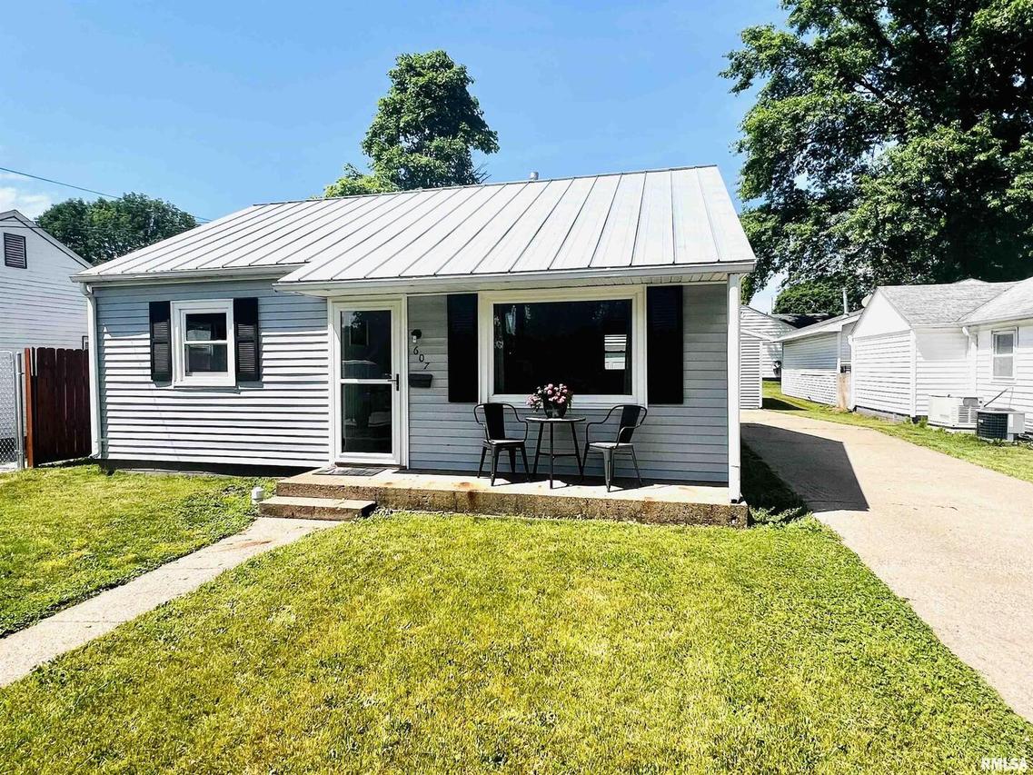 607 NE 3rd St., Aledo, IL 61231