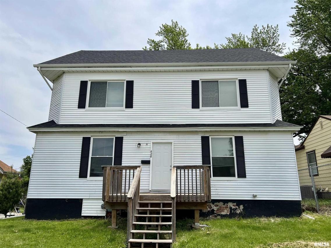 428 43rd St., Moline, IL 61265