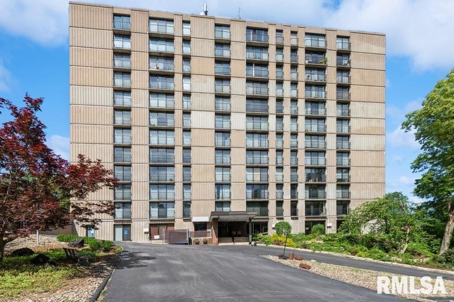 1800 7th St. #7B, East Moline, IL 61244