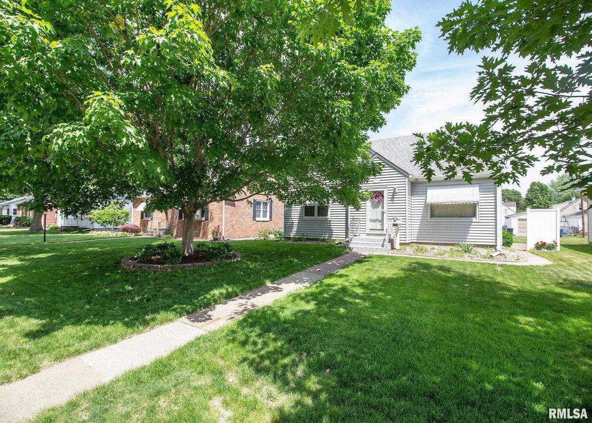 541 28th Ave., Moline, IL 61265