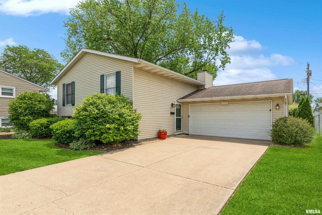 5014 44th Avenue Ct., Moline, IL 61265