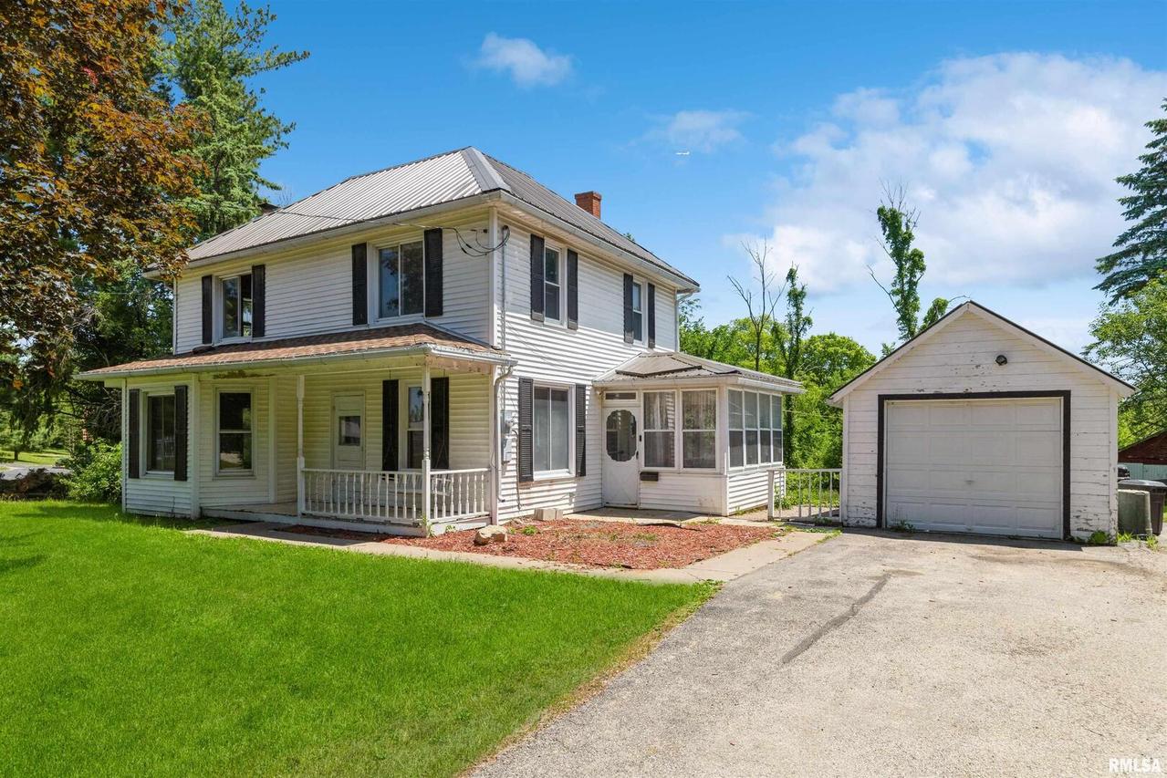 1740 N 5th St., Savanna, IL 61074