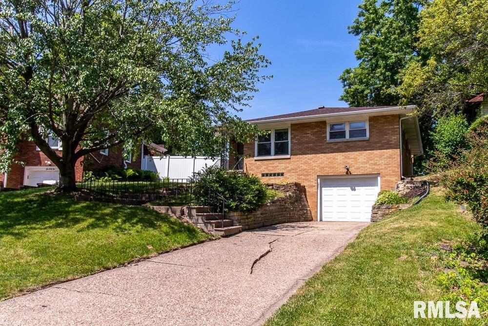 260 8th St., Silvis, IL 61282