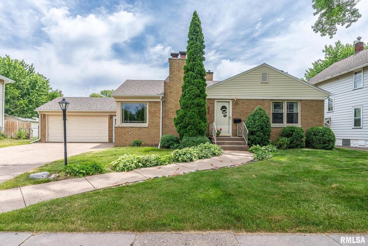 1911 27th St., Rock Island, IL 61201