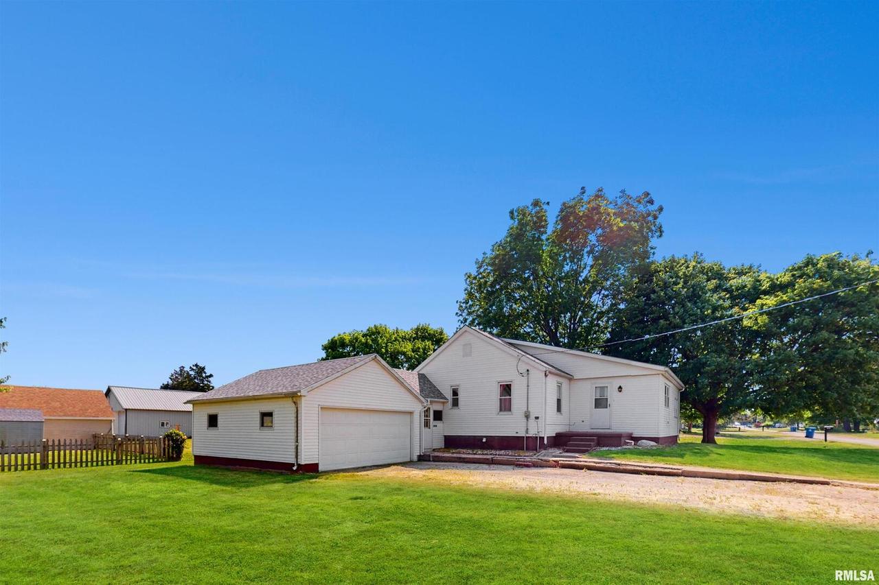 308 E 4th St., Mineral, IL 61344