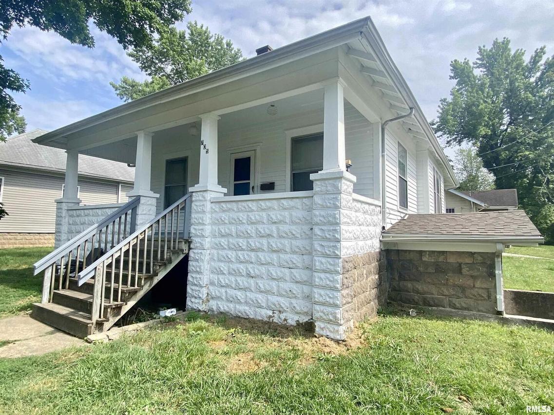 705 W Walnut St., Carbondale, IL 62901