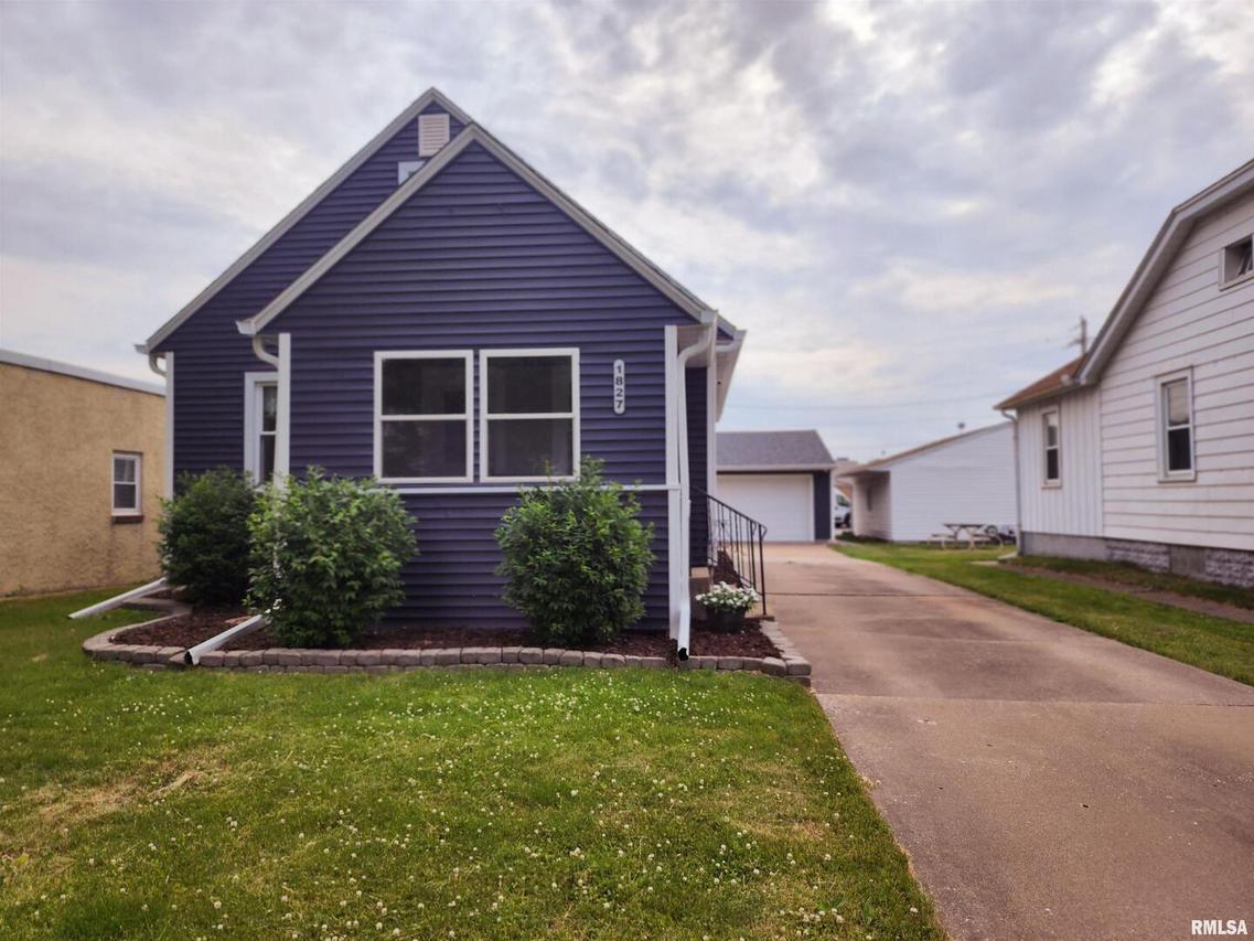 1827 46th St., Rock Island, IL 61201
