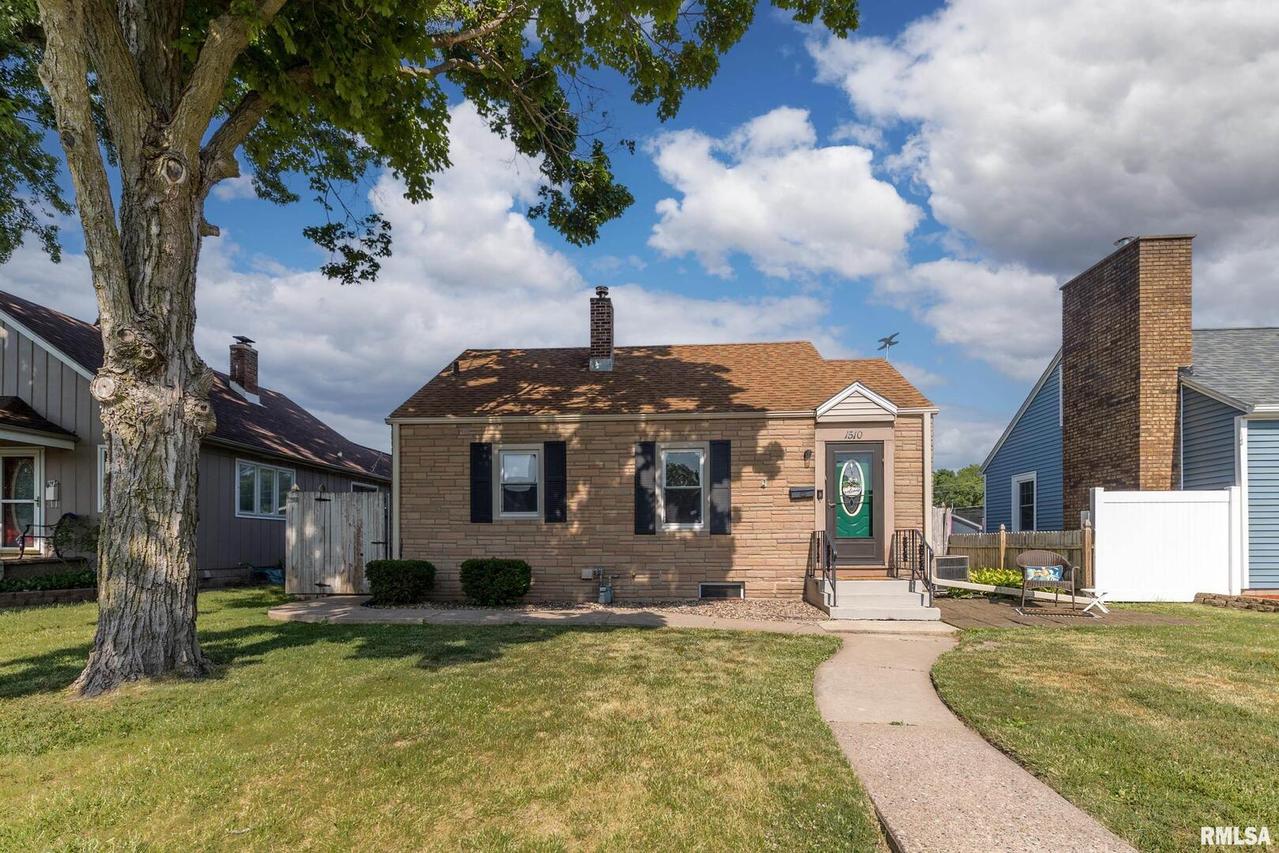 1510 33rd St., Moline, IL 61265