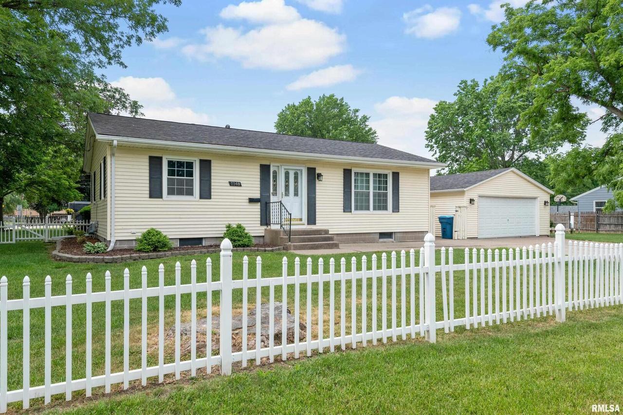 1148 37th Ave., East Moline, IL 61244
