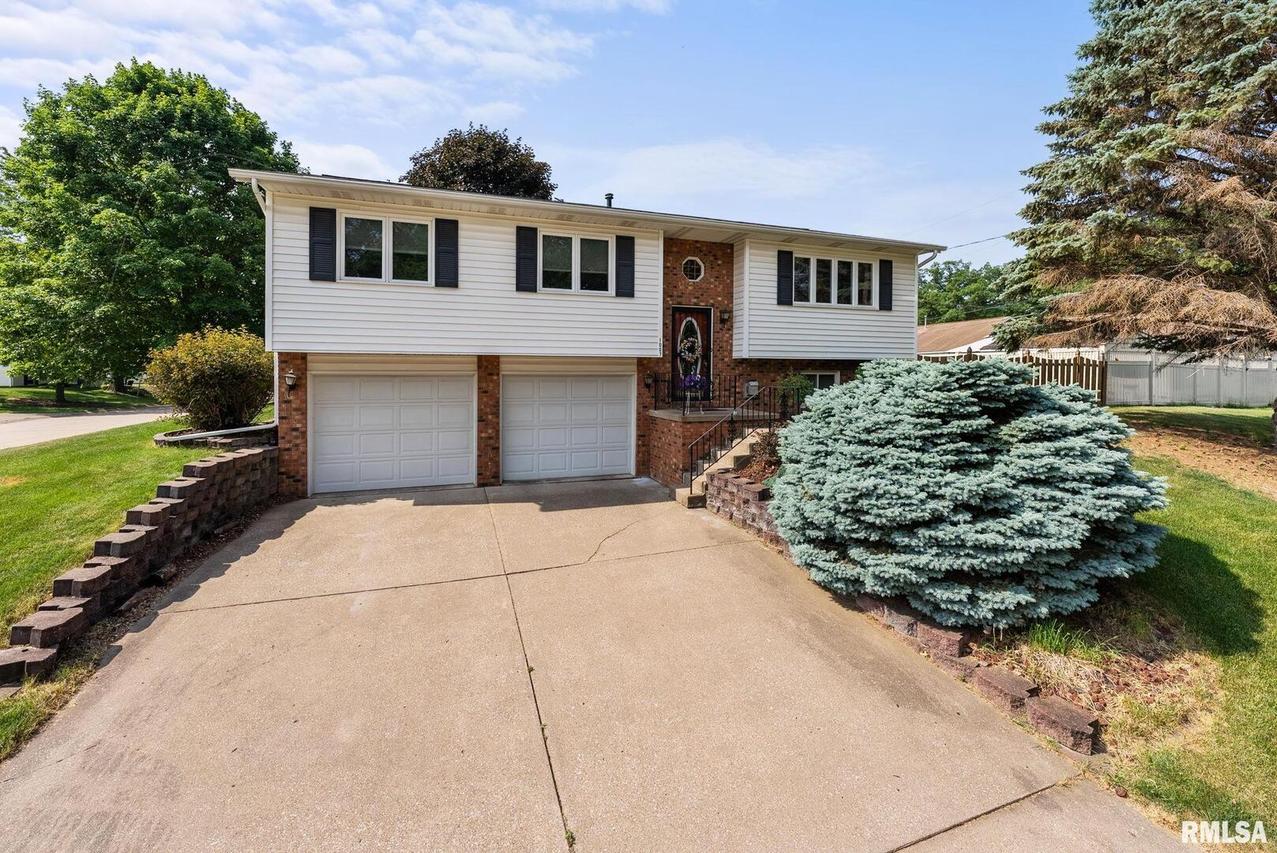 1007 7th St., Hampton, IL 61256