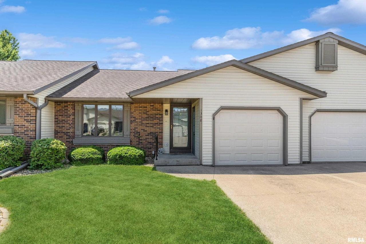 1308 4th Ave., Fulton, IL 61252