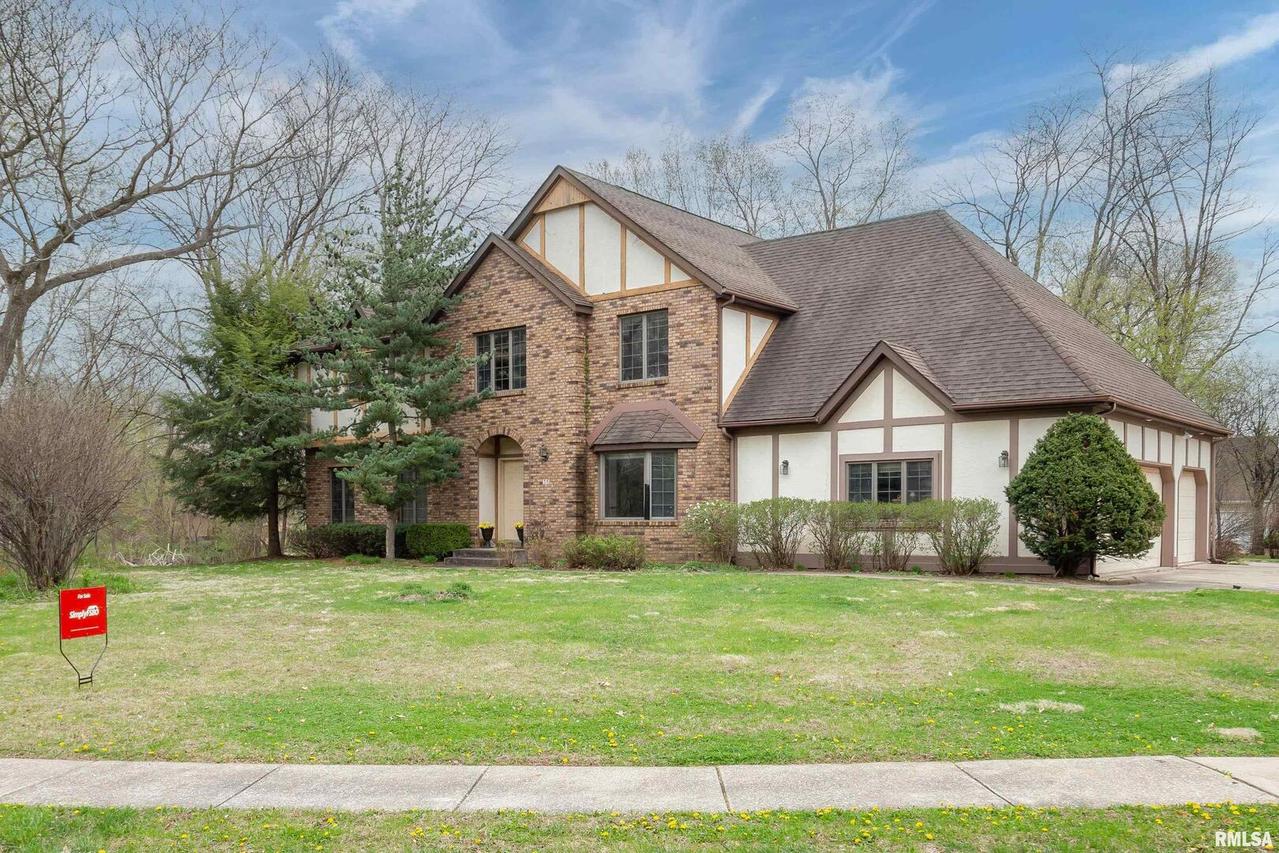 36 Wildwood Dr., Rock Island, IL 61265