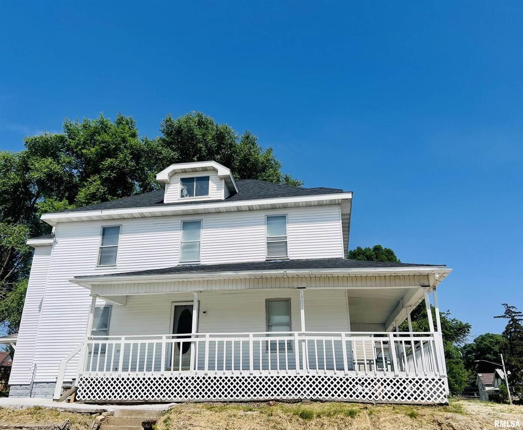 807 19th Ave., Moline, IL 61265