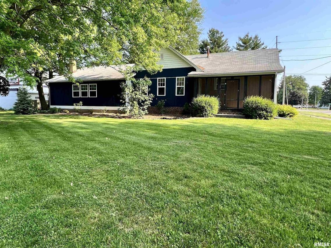 1105 17th Avenue Pl., Viola, IL 61486