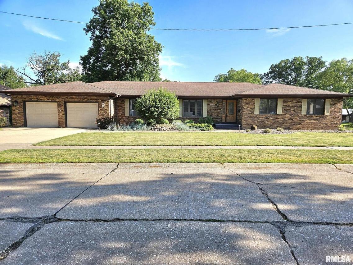 4902 35th Ave., Moline, IL 61265